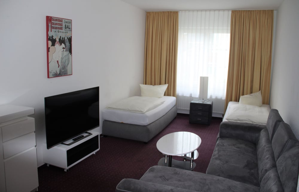 check inn hotel