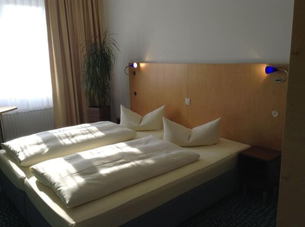 check inn hotel