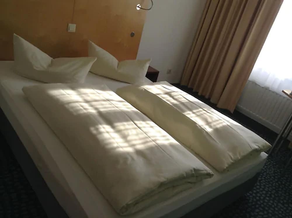 check inn hotel