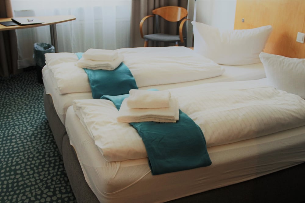 check inn hotel