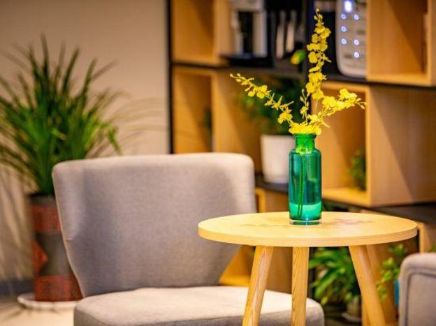 home inn selected fuyang linyi mall