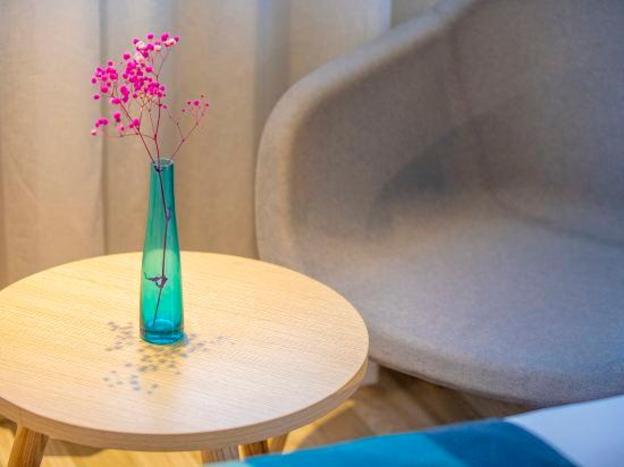 home inn selected fuyang linyi mall