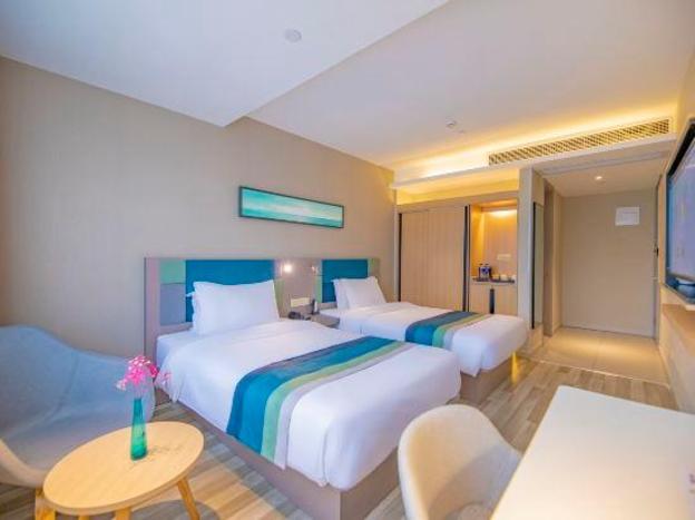 home inn selected fuyang linyi mall