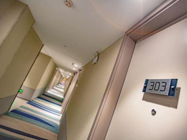home inn selected fuyang linyi mall