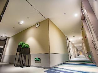 home inn selected fuyang linyi mall