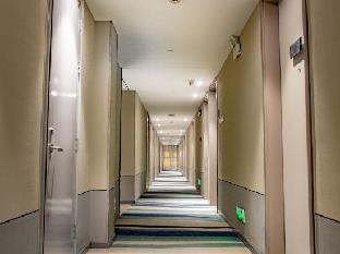 home inn selected fuyang linyi mall
