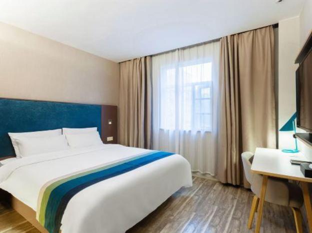 home inn selected peoples square guomao ceramics city jingdezhen