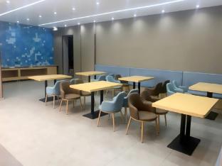home inn liaoyuan railway station zhanqian passenger station