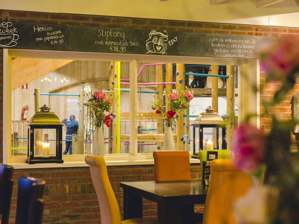 nice chalet with farm theme