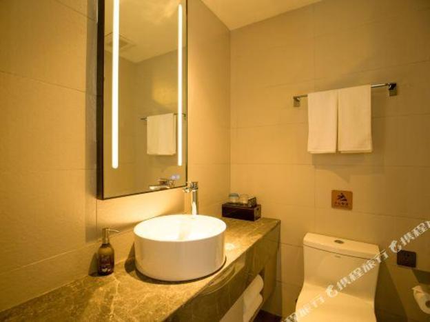 home inn selected sishui quanyuan avenue county government