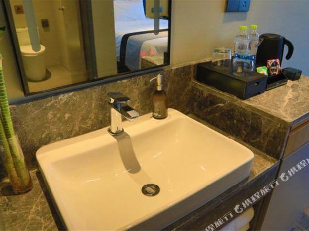 home inn selected sishui quanyuan avenue county government