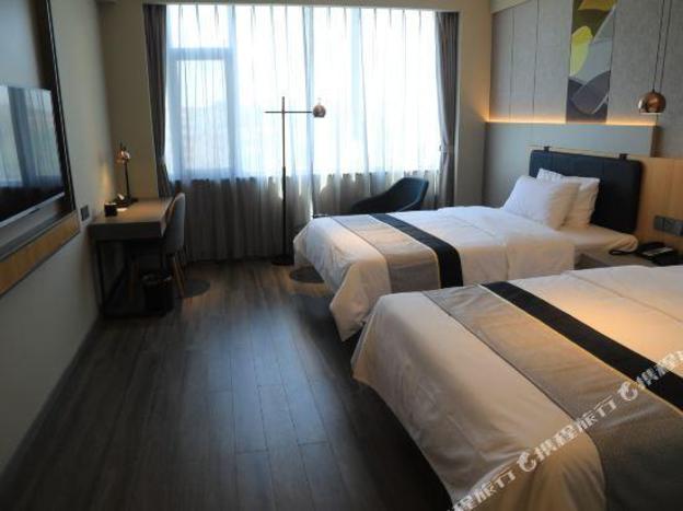 home inn selected sishui quanyuan avenue county government