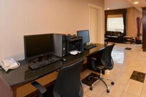 Holiday Inn Express Hotel & Suites Edmonton North By Ihg,Edmonton>>Alberta,3 star