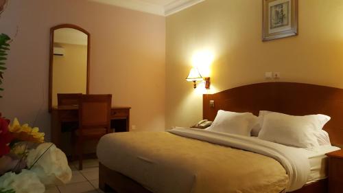 peninsula plaza hotel