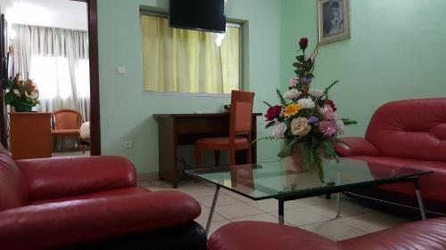 peninsula plaza hotel
