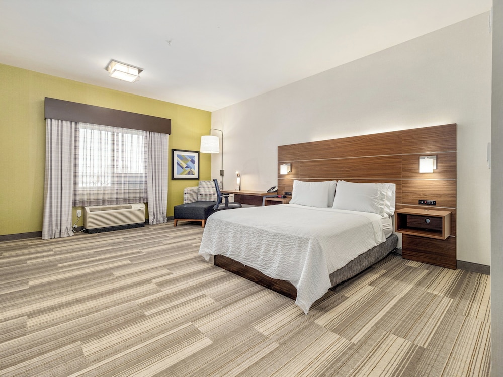 holiday inn express and suites medicine hat transcanada hwy 1
