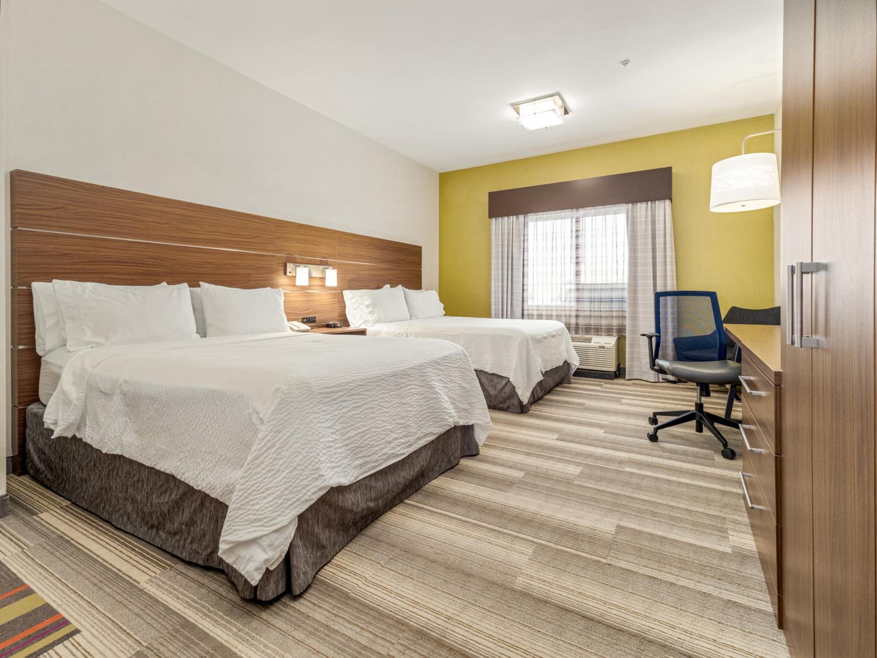 holiday inn express and suites medicine hat transcanada hwy 1