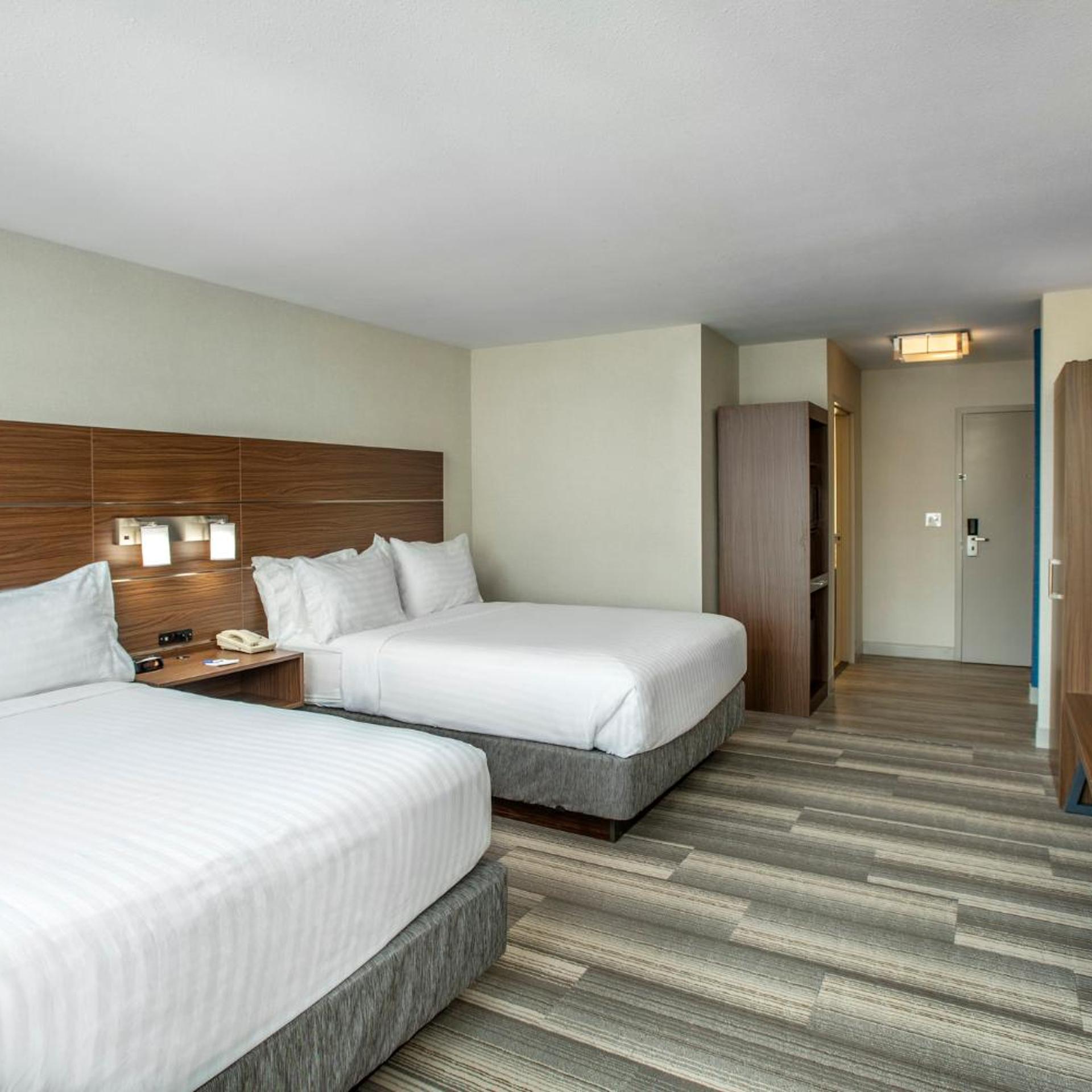 holiday inn express and suites medicine hat transcanada hwy 1