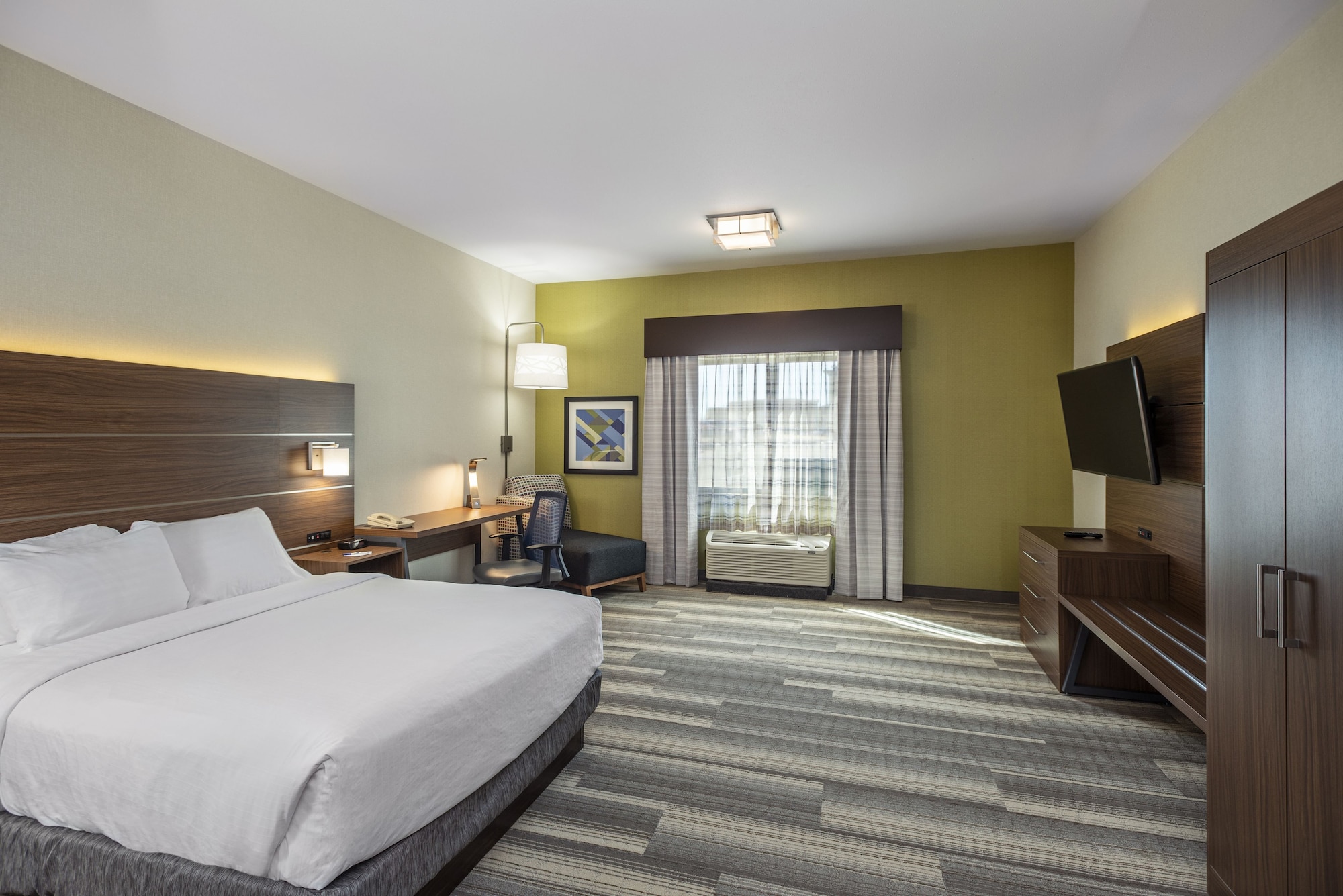holiday inn express and suites medicine hat transcanada hwy 1