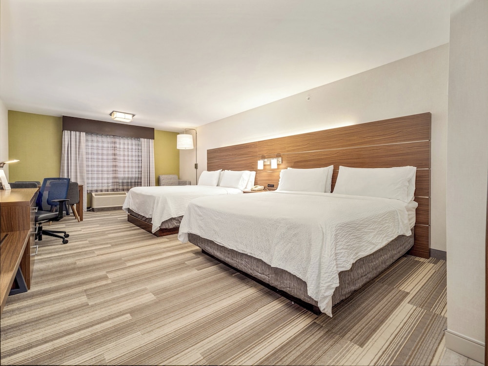 holiday inn express and suites medicine hat transcanada hwy 1