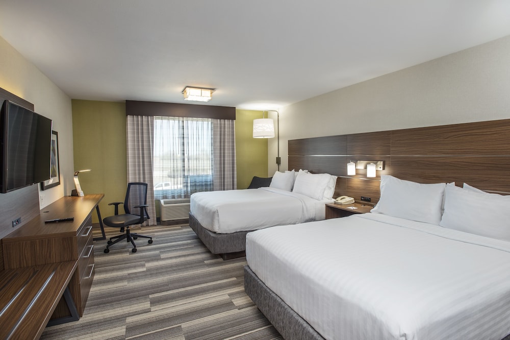 holiday inn express and suites medicine hat transcanada hwy 1