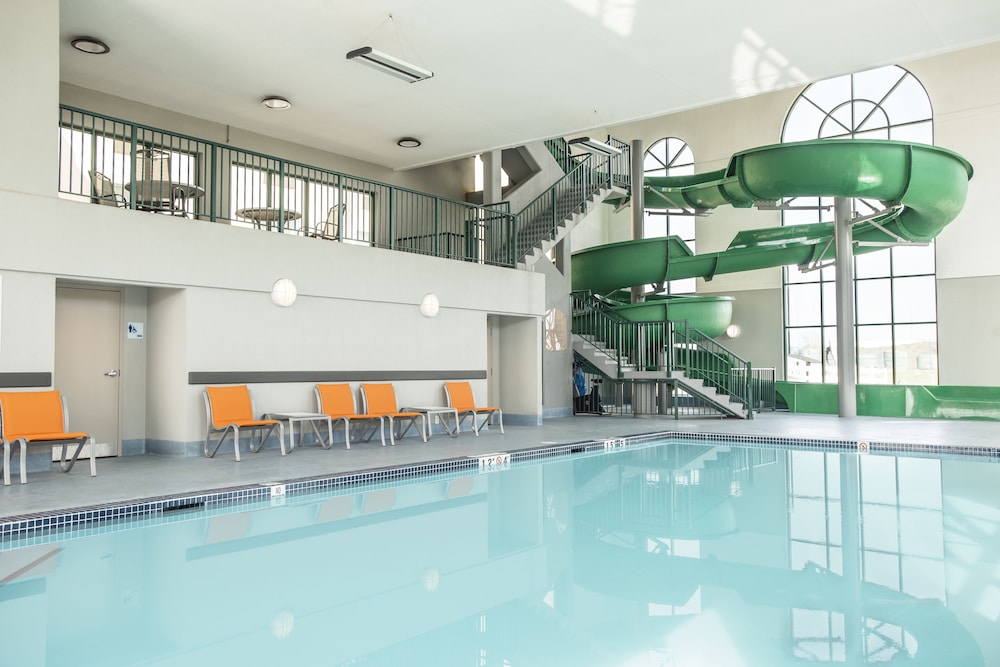 holiday inn express and suites medicine hat transcanada hwy 1