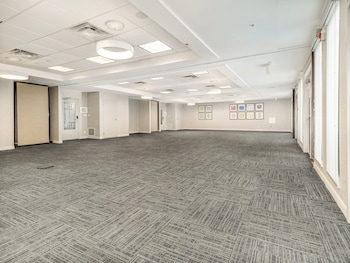 holiday inn express and suites medicine hat transcanada hwy 1