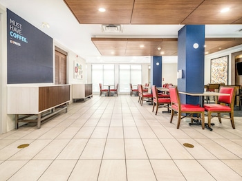 holiday inn express and suites medicine hat transcanada hwy 1