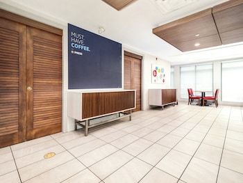 holiday inn express and suites medicine hat transcanada hwy 1