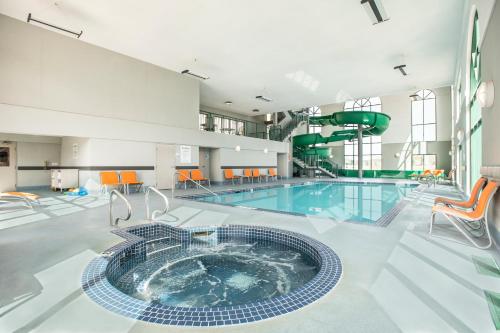 holiday inn express and suites medicine hat transcanada hwy 1