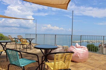hotel garden beach