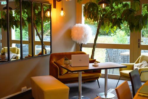Comfort Hotel Maubeuge,,3 star