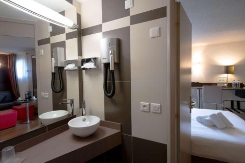 comfort hotel maubeuge