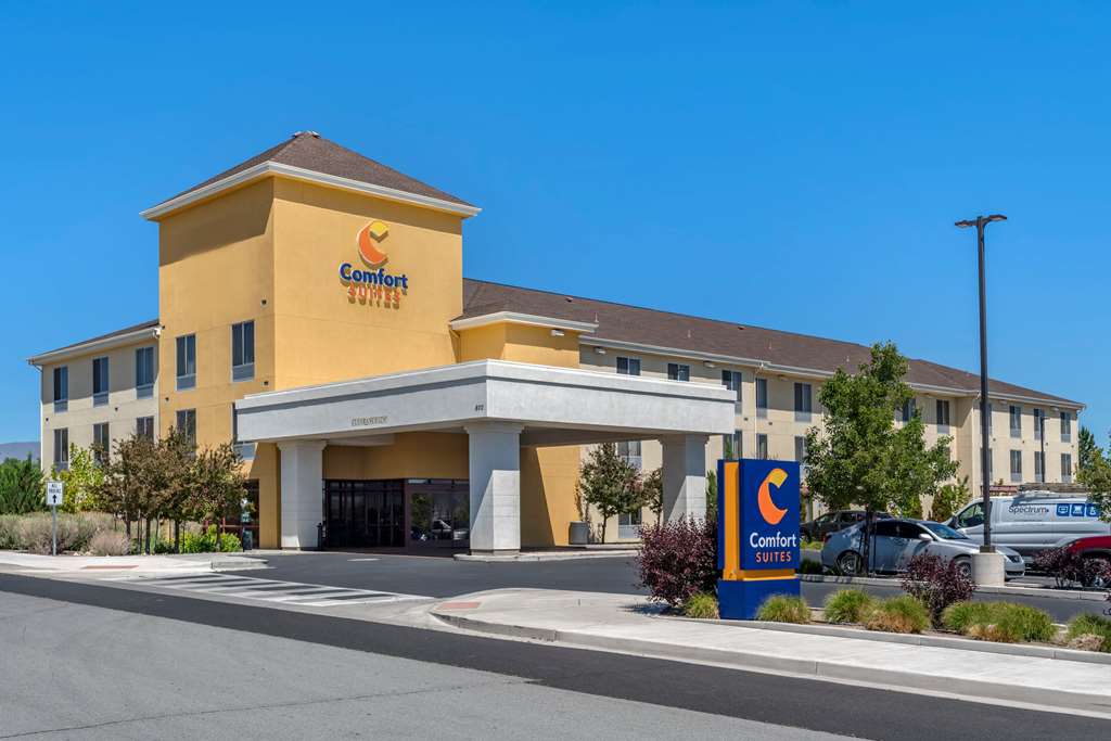 comfort suites fernley