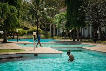 bahari dhow beach villas