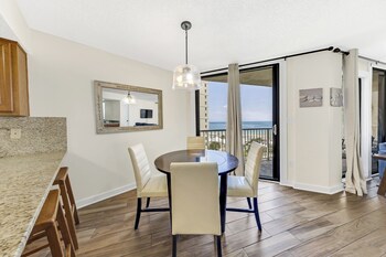 seaside beach and racquet condos