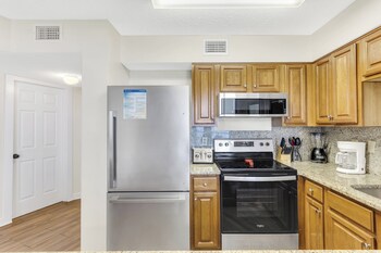 seaside beach and racquet condos