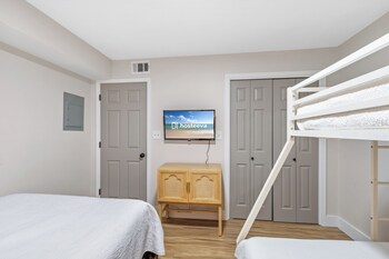 seaside beach and racquet condos