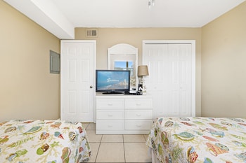 seaside beach and racquet condos
