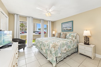 seaside beach and racquet condos