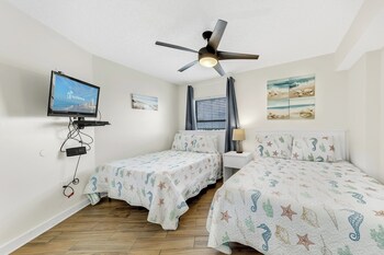 seaside beach and racquet condos