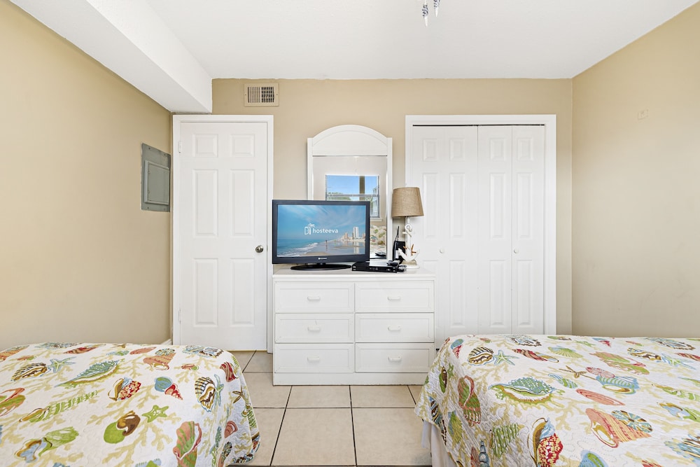 seaside beach and racquet condos