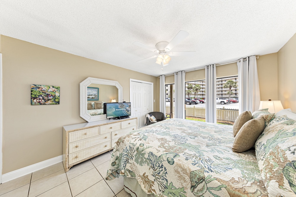 seaside beach and racquet condos