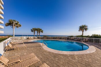 seaside beach and racquet condos