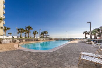seaside beach and racquet condos
