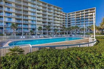 seaside beach and racquet condos