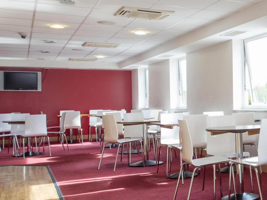 travelodge st austell