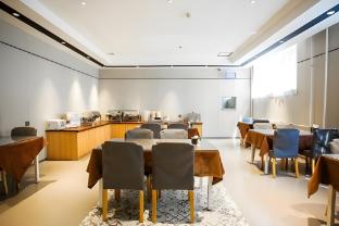 Home Inn Hotel (Chiping Commercial Street),,2 star