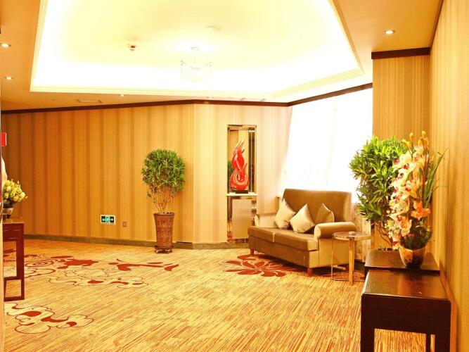 yijia chain hotel mingren branch