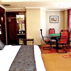 yijia chain hotel mingren branch